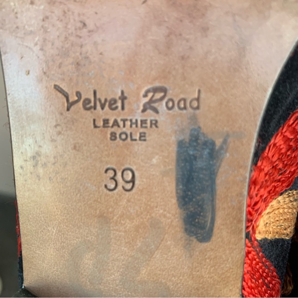 Velvet Road Embroidered Floral Slip-On Flat - Picture 8 of 8